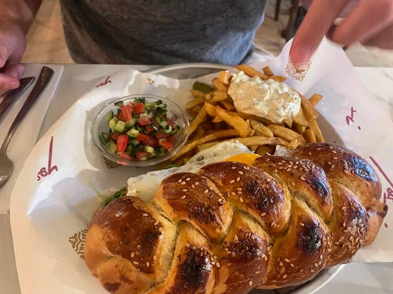 Yossi Restaurant