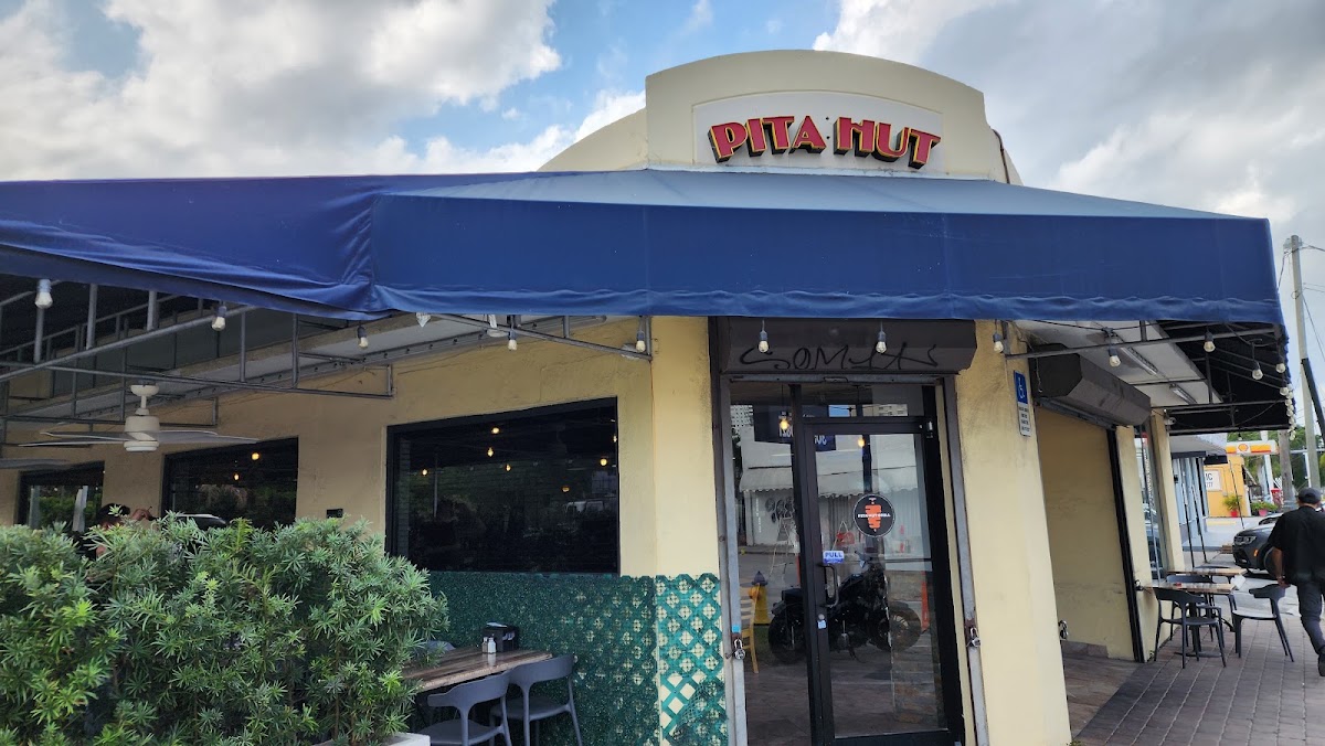 Pita Hut Aventura