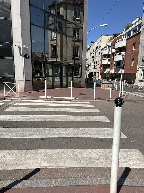 School Pardess Hannah