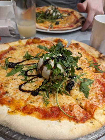 Melekh à Pizza
