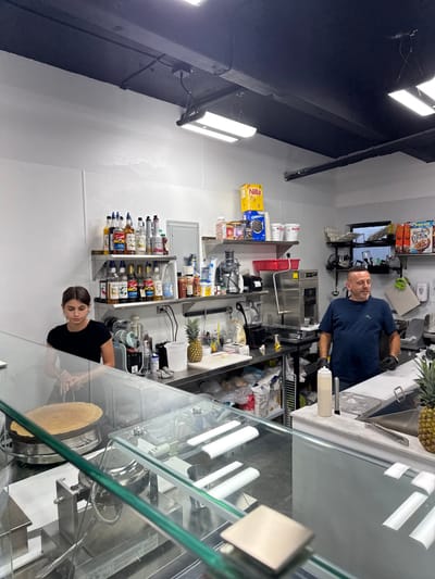 Juicylicious Bar - Israeli frozen yogurt